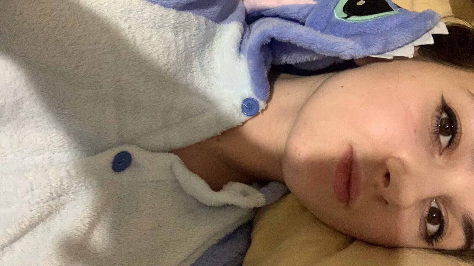 AddaTorn Amateur Masturbating